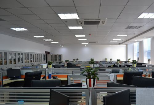 福建省百代興機械制造取得石材切割磨邊一體化設(shè)備專利，切割磨邊一體化和多片石材同時切割:石材